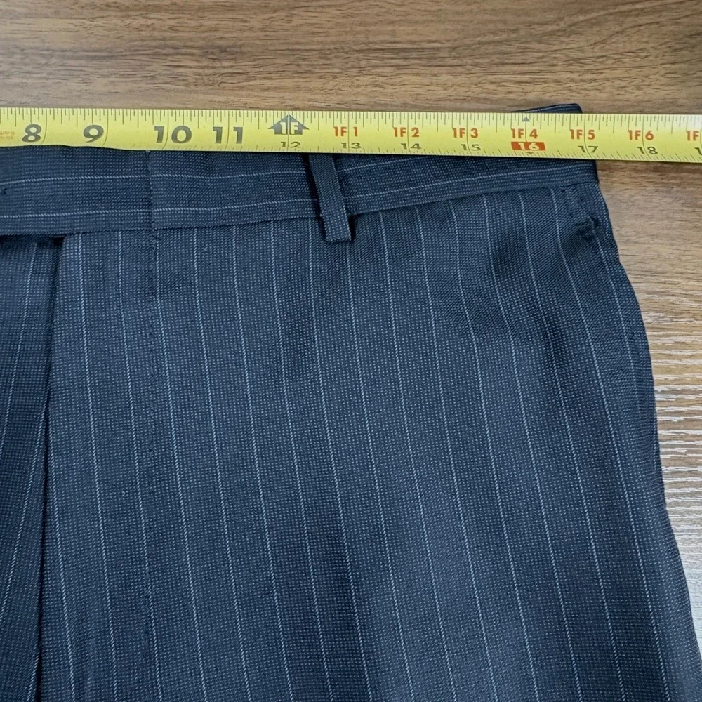 Barneys New York Navy Pinstripe Suit Reda Super 100s Wool Italy 44L 34x32 Luxury